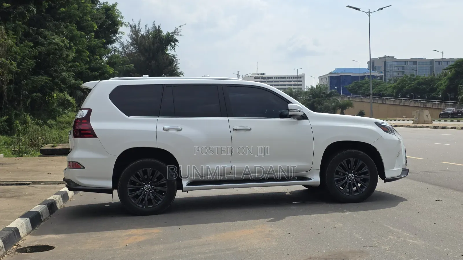 Lexus GX 460 AWD 2022 White