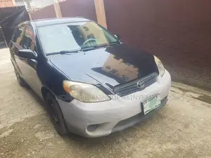 Toyota Matrix Hatchback FWD (1.8L 4cyl 5M) 2005 Black