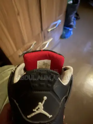 Jordan 4 Retro Sneakers