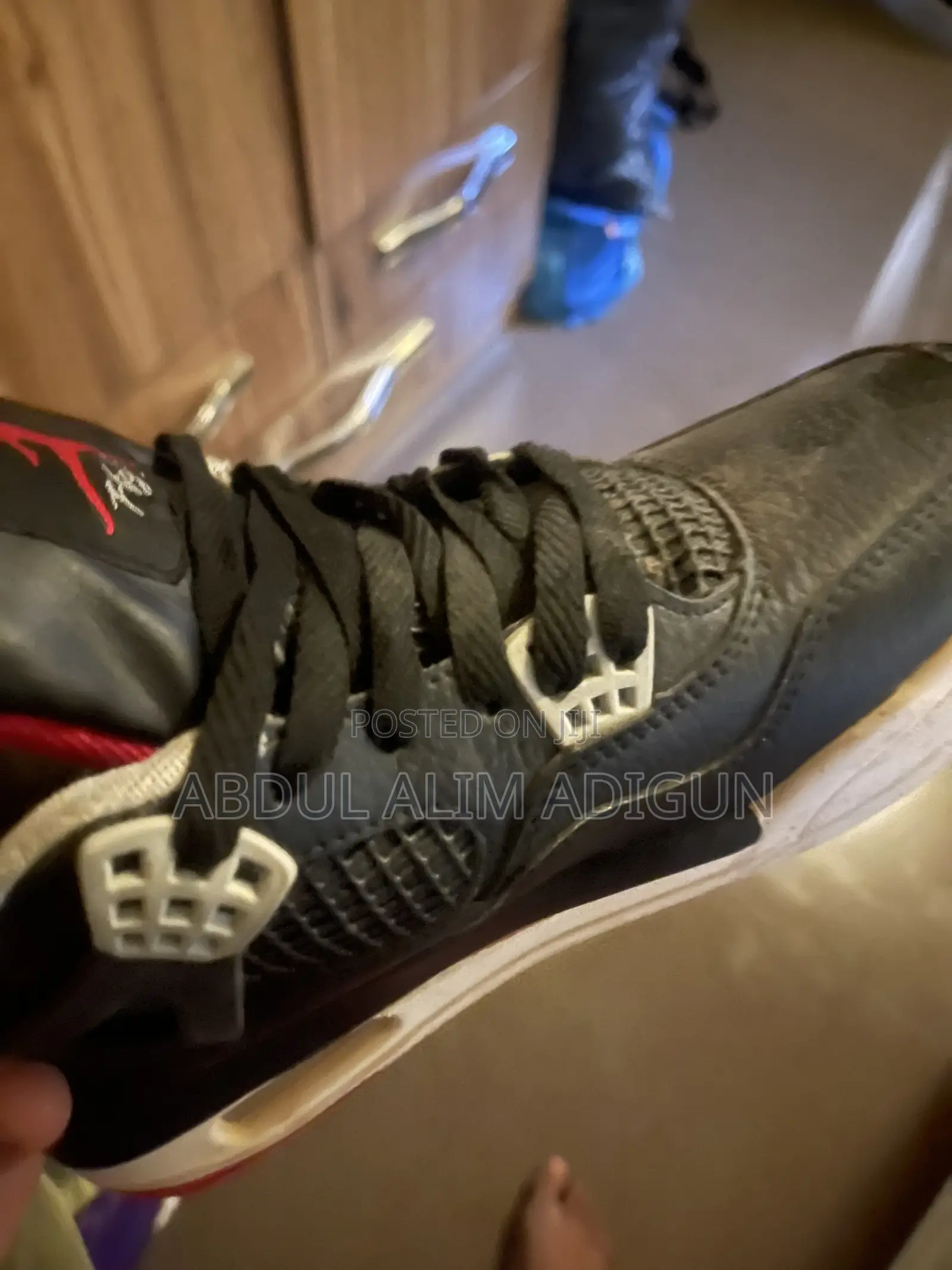 Jordan 4 Retro Sneakers