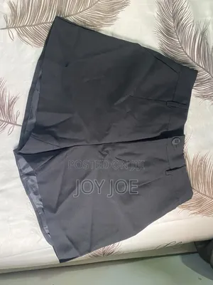 Nice  Tailored Short
