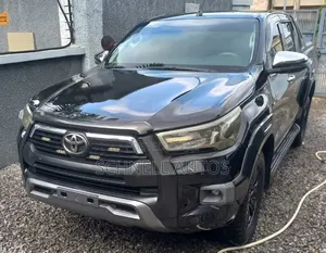 Toyota Hilux 2022 Black