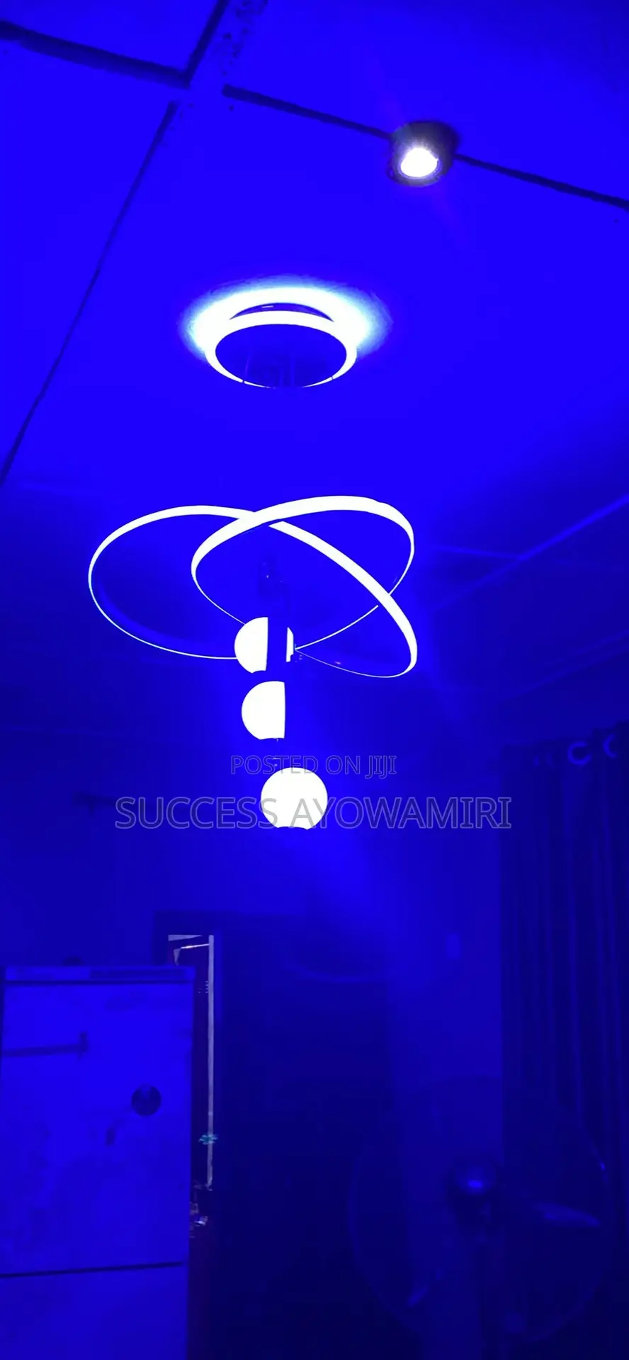 Modern LED Chandelier Light – New