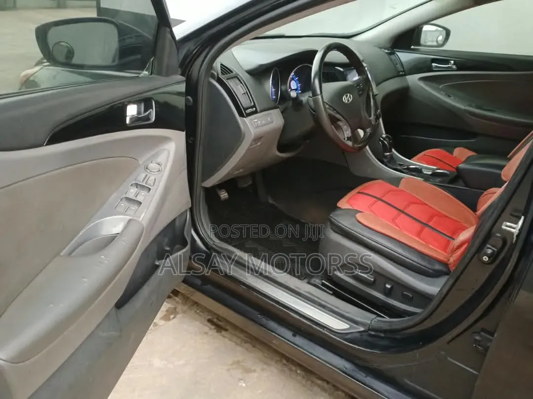 Hyundai Sonata 2011 Black