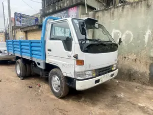Toyota Dyna 150 Six Tyres Manual Drive