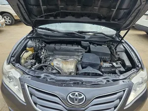 Toyota Camry LE 4dr Sedan (2.5L 4cyl 6A) 2011 Gray