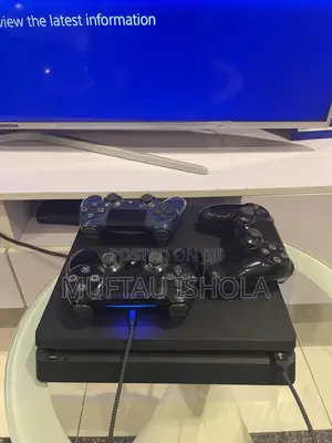 Playstation 4 Slim