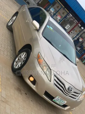 Toyota Camry 2010 Gold