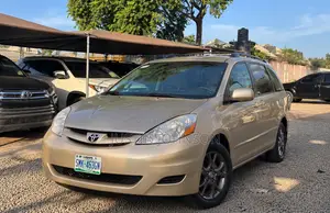 Toyota Sienna 2007 Gold