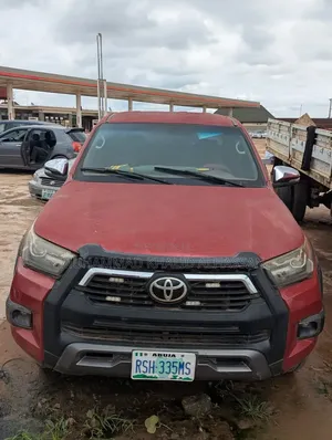 Toyota Hilux 2012 Red