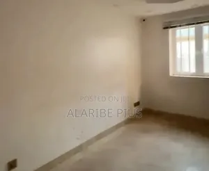 8 BDR. Detached Duplex/Office Complex 4 Sale at Wuse 2 Abuja, Nigeria.