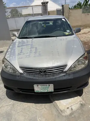 Toyota Camry LE 4dr Sedan (2.4L 4cyl 4A) 2004 Silver