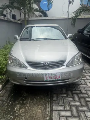 Toyota Camry XLE 4dr Sedan (2.4L 4cyl 4A) 2003 Silver
