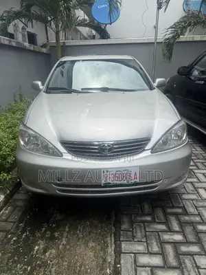 Toyota Camry XLE 4dr Sedan (2.4L 4cyl 4A) 2003 Silver