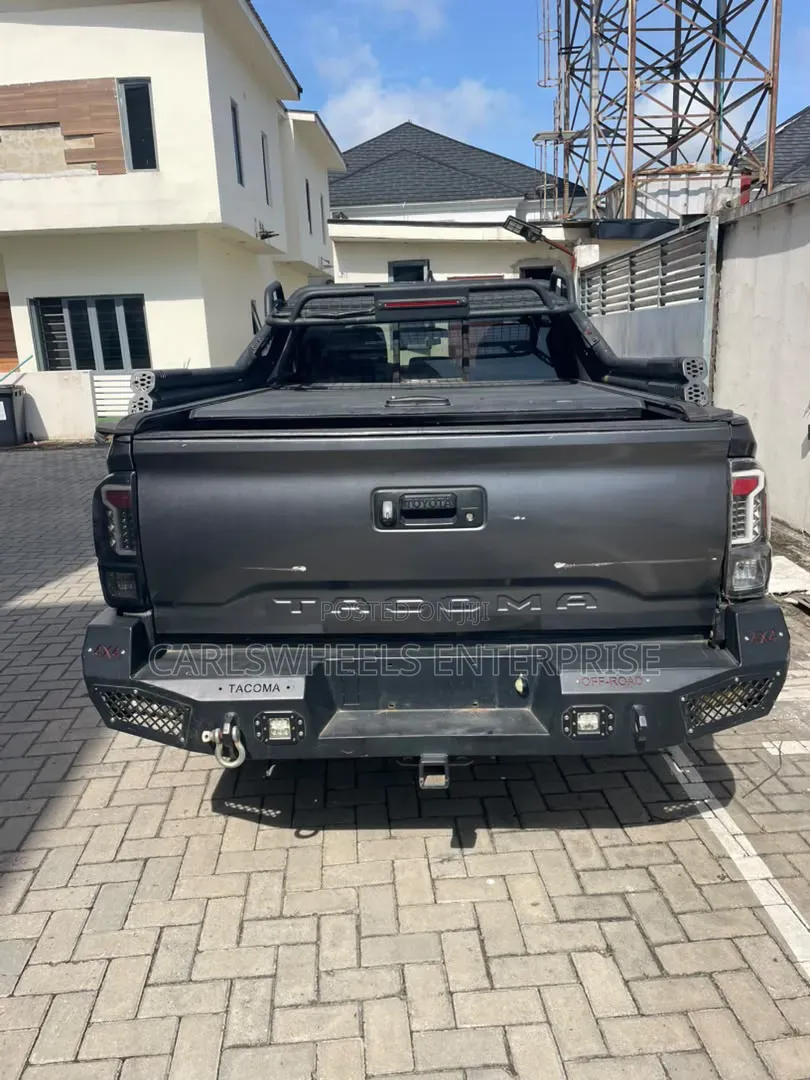 Toyota Tacoma 2017 Black