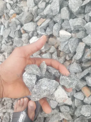 3/4" (19mm) Angular Granite Chippings for Suspended Slabs
