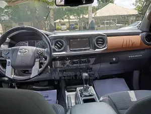 Toyota Tacoma 2017 Gray