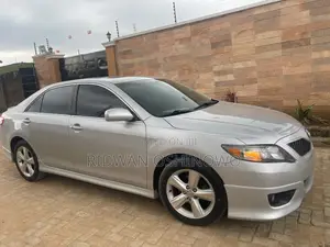 Toyota Camry SE 4dr Sedan (2.5L 4cyl 6AM) 2010 Silver