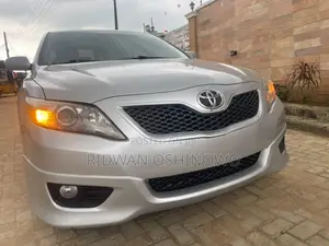 Toyota Camry SE 4dr Sedan (2.5L 4cyl 6AM) 2010 Silver