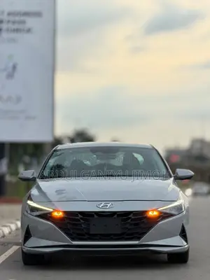 Hyundai Elantra 2022