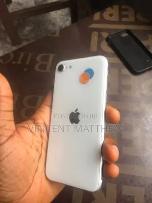 Apple iPhone SE (2020) 64 GB White