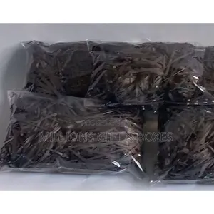 Gift Boxes/Shredded Papers