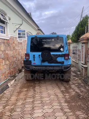 Jeep Wrangler Sahara 4x4 2017 Blue