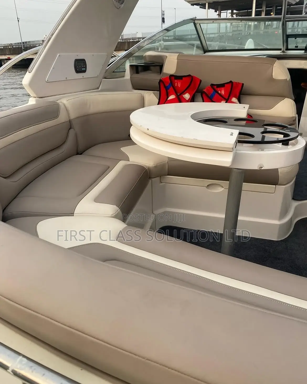 20 Seater Luxury Yatch for Hire