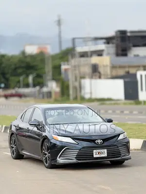 Toyota Camry 2019 Gray