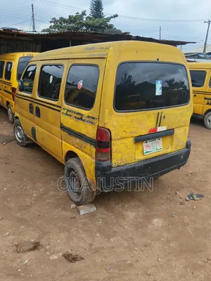 Suzuki Every 2000 Yellow