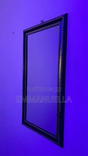 Square Mirror.