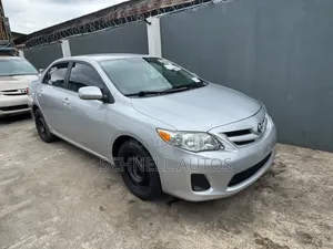 Toyota Corolla 2012 Silver