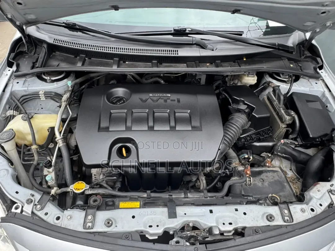 Toyota Corolla 2012 Silver