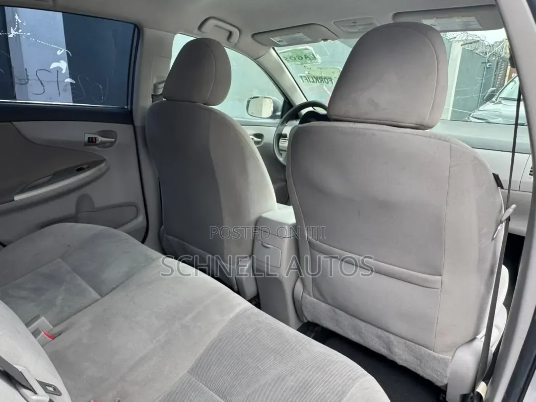 Toyota Corolla 2012 Silver