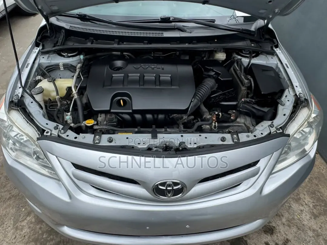 Toyota Corolla 2012 Silver
