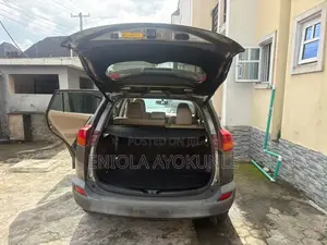 Toyota RAV4 LE 4dr SUV AWD (2.5L 4cyl 6A) 2014 Gray