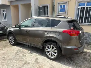 Toyota RAV4 LE 4dr SUV AWD (2.5L 4cyl 6A) 2014 Gray