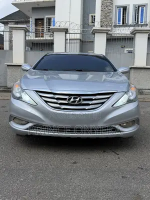 Hyundai Sonata Limited Sedan FWD (2.4L 4cyl 6A) 2013 Silver