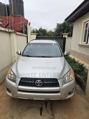 Toyota RAV4 2010 Silver