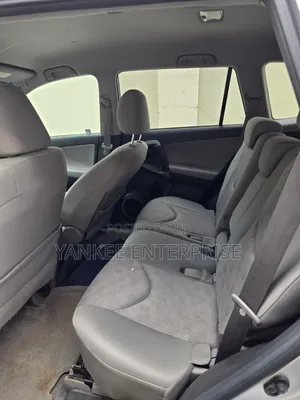 Toyota RAV4 2010 Silver