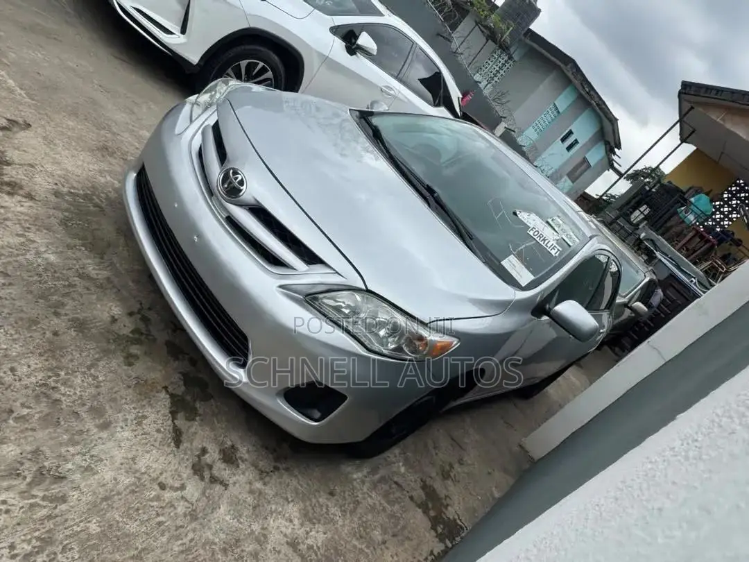 Toyota Corolla 2012 Silver