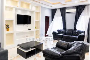 2 Bedrooms and Parlour