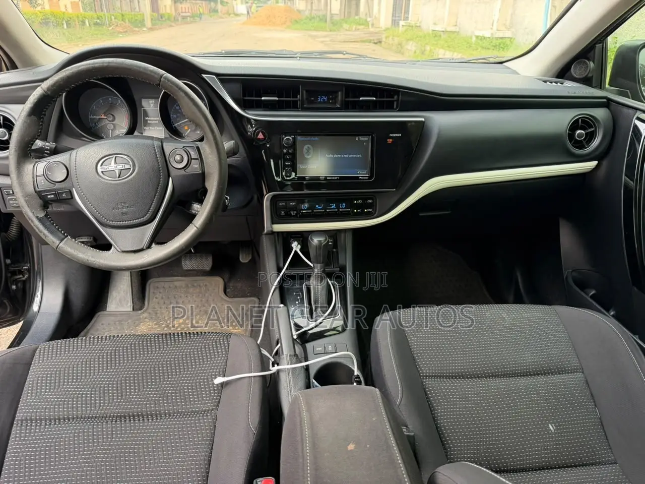 Scion iM Base 2016 Black