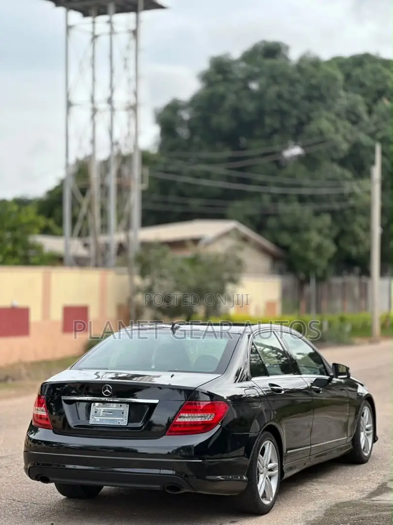Mercedes-Benz C300 2013 Black