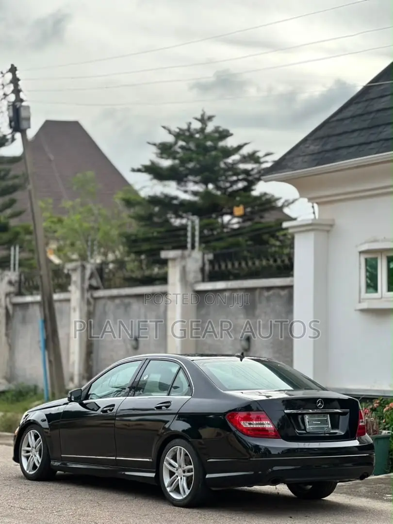 Mercedes-Benz C300 2013 Black