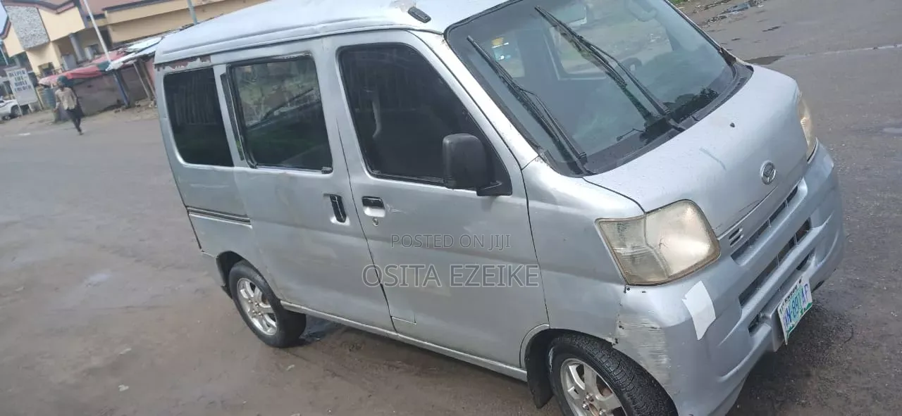 Daihatsu Hijet 2012 Silver