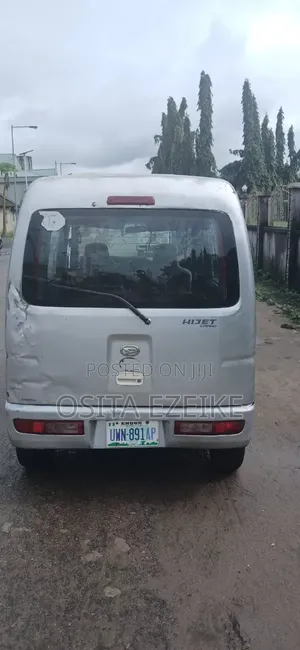 Daihatsu Hijet 2012 Silver