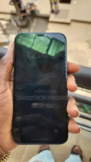 Apple iPhone 12 64 GB Black