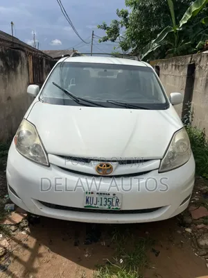 Toyota Sienna 2006 White