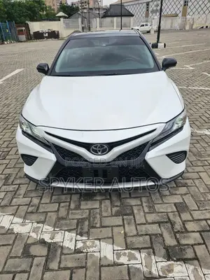 Toyota Camry XSE (2.5L 4cyl 8A) 2019 White